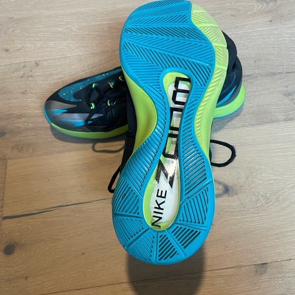 Mens Nike shoes new without tags - Picture 2 of 2